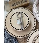 2 emeletes tálaló – horgolható fa alap szett, fém tartórúddal