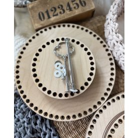   2 emeletes tálaló – horgolható fa alap szett, fém tartórúddal