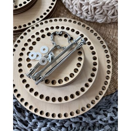 3 emeletes tálaló – horgolható fa alap szett fém tartórúddal